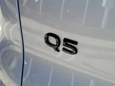 Used 2025 Audi Q5 Premium Plus w/ Premium Plus image 5
