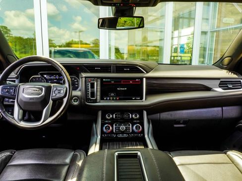 Used 2021 GMC Yukon XL Denali RWD image 5