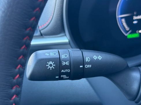 Used 2025 Toyota Sienna XSE w/ XSE Plus Package image 38