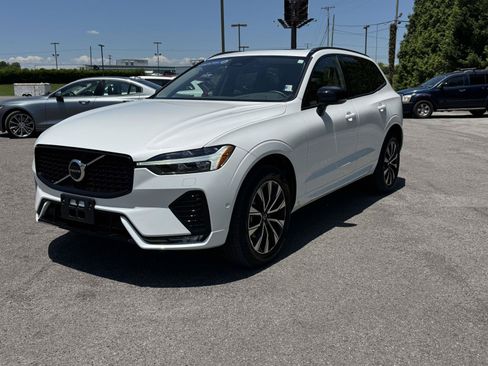 Certified 2025 Volvo XC60 B5 Plus AWD/4WD image 7