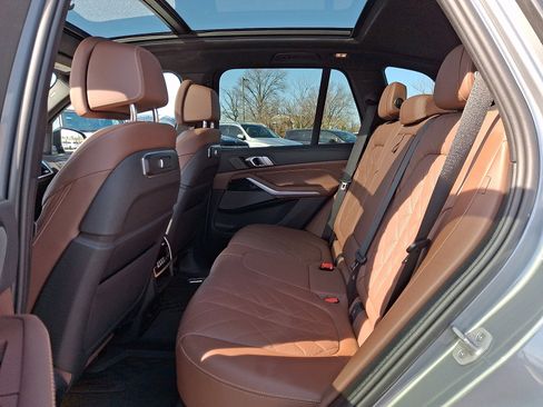 Used 2025 BMW X5 xDrive40i w/ M Sport Package image 10