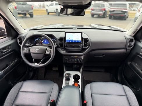 Used 2021 Ford Bronco Sport Outer Banks w/ Outer Banks Package (96D) image 3