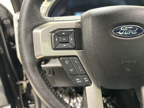 Used 2016 Ford F150 Platinum w/ Equipment Group 701A Luxury image 19