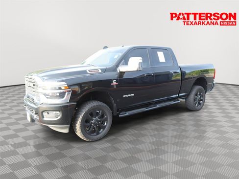 Used 2025 RAM 2500 Laramie AWD/4WD image 1