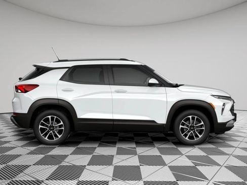 New 2026 Chevrolet TrailBlazer LT w/ Driver Confidence Package FWD image 2