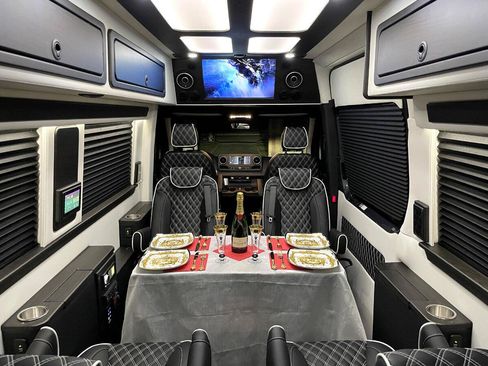Used 2022 Mercedes-Benz Sprinter 3500 image 4