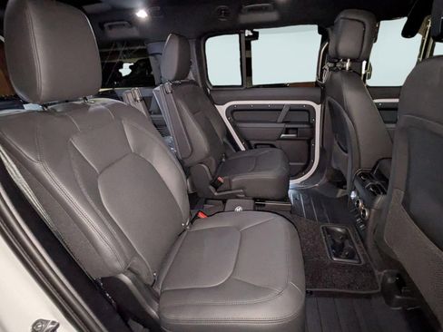 New 2026 Land Rover Defender 130 X-Dynamic SE AWD/4WD image 29