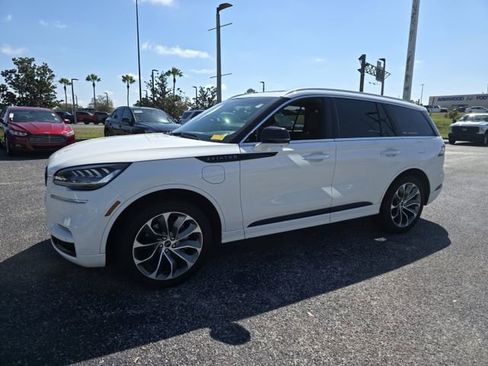 Used 2023 Lincoln Aviator Grand Touring image 9