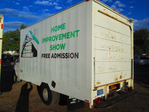 Used 2004 Ford E-350 and Econoline 350 Super Duty image 3