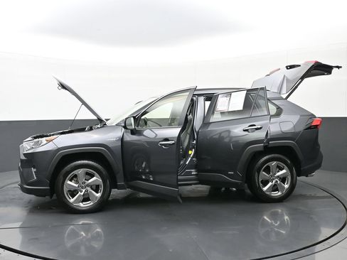 Used 2019 Toyota RAV4 Limited image 44