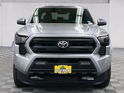 Used 2025 Toyota Tacoma SR5 AWD/4WD image 4