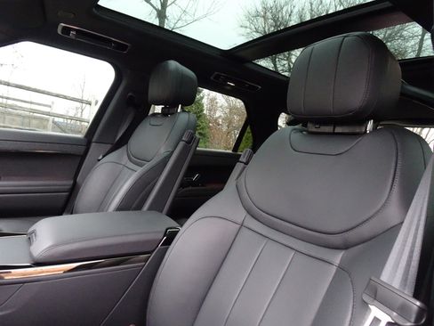 Certified 2025 Land Rover Range Rover Sport Dynamic SE image 15