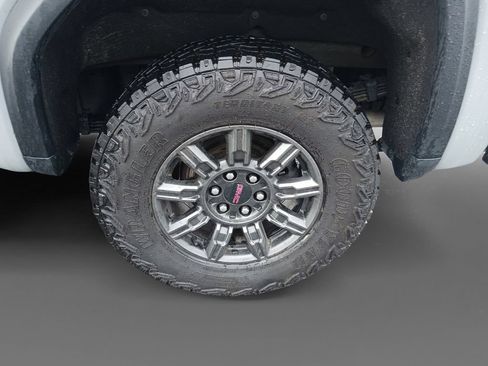 Used 2024 GMC Sierra 1500 AT4X AWD/4WD image 8