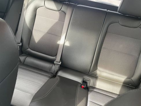 Used 2025 Chevrolet Trax LT image 37