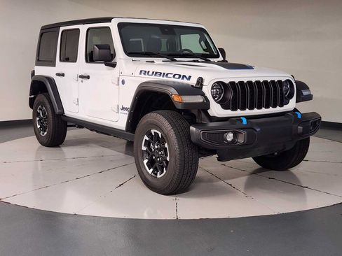 Used 2024 Jeep Wrangler Unlimited Rubicon 4xe AWD/4WD image 7