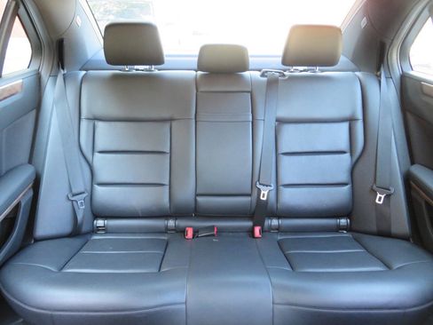 Used 2013 Mercedes-Benz E 350 4MATIC Sedan image 20