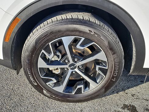 Used 2023 Kia Sportage EX image 8