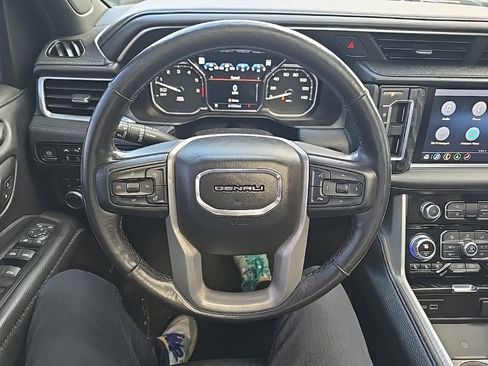 Used 2021 GMC Yukon Denali w/ Denali Premium Package image 22