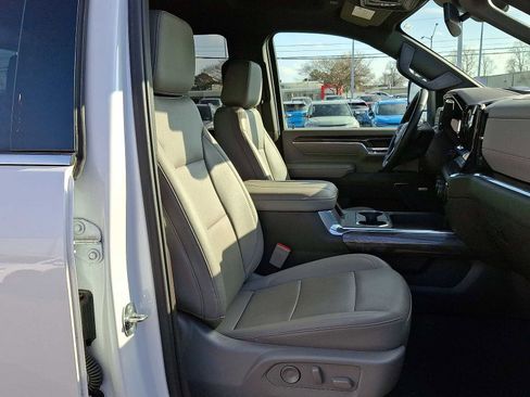 Used 2024 Chevrolet Silverado 2500 LTZ w/ LTZ Convenience Package image 33