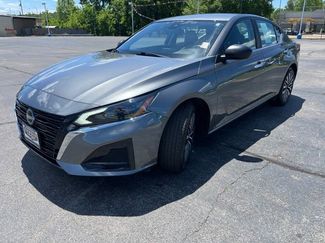 Used 2025 Nissan Altima 2.5 SV FWD video 3