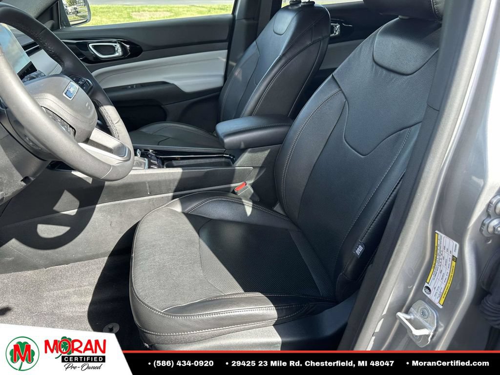 Used 2023 Jeep Compass Limited AWD/4WD image 16