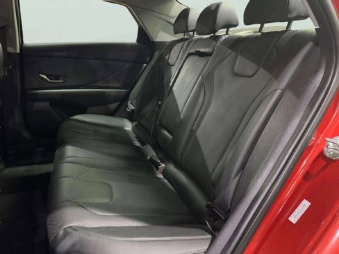 Used 2022 Hyundai Elantra Limited image 26