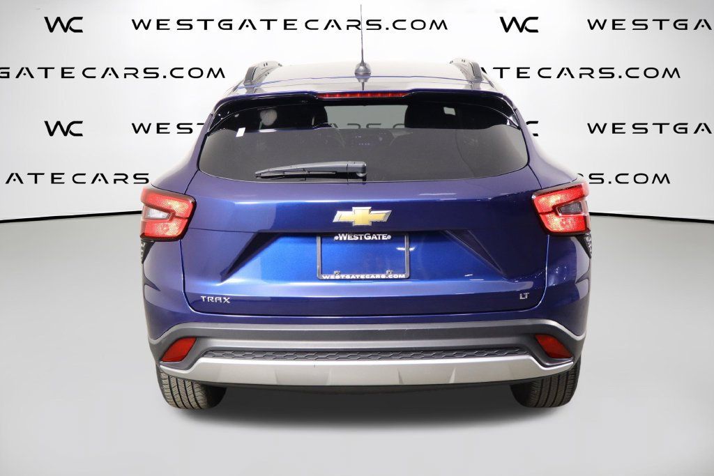 Used 2024 Chevrolet Trax LT FWD image 4