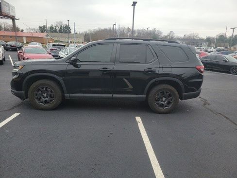 Used 2024 Honda Pilot TrailSport image 4