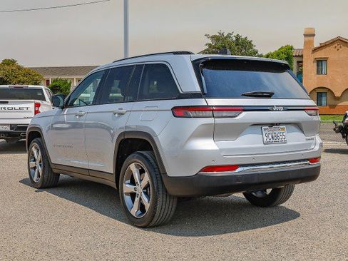 Used 2022 Jeep Grand Cherokee Limited image 6