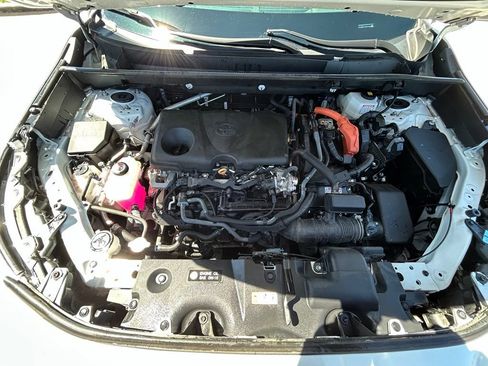 Used 2025 Toyota RAV4 XLE AWD/4WD image 33