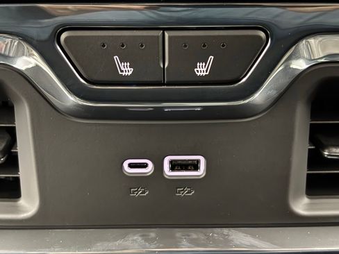 New 2026 GMC Sierra 1500 SLT w/ SLT Premium Package image 6