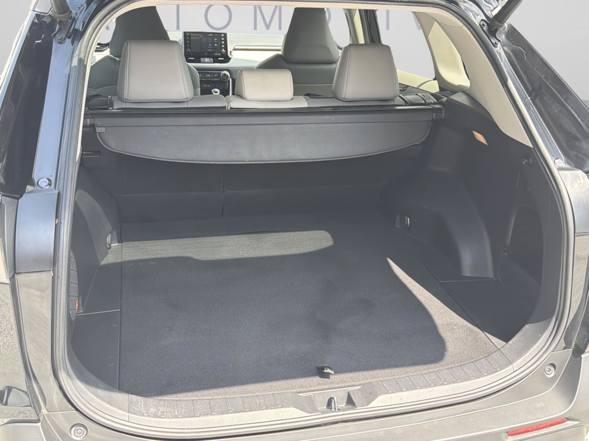 Used 2019 Toyota RAV4 XLE Premium w/ Cold Weather Package FWD image 27