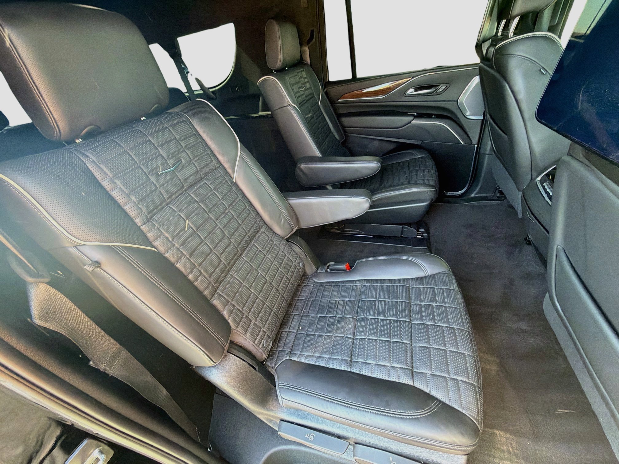 Certified 2023 Cadillac Escalade ESV Sport Platinum w/ LPO, ONYX Package AWD/4WD image 31