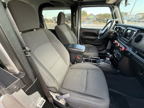 Used 2021 Jeep Wrangler Sport S image 11