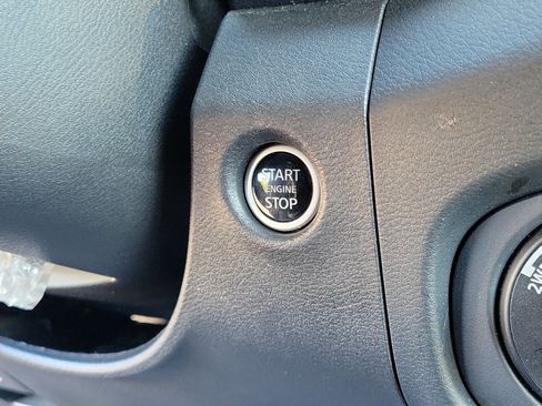 Used 2023 Nissan Frontier SV w/ Tow Package image 28