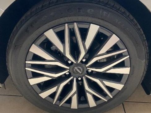 Used 2024 Nissan Altima 2.5 SV image 31