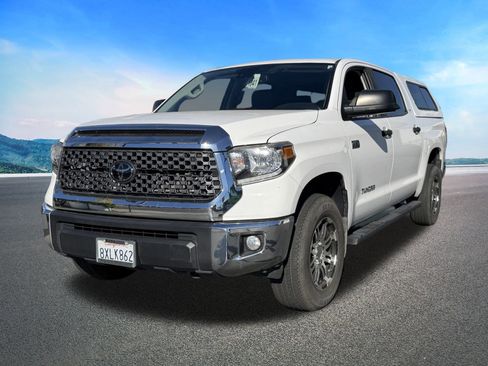 Used 2021 Toyota Tundra 4x4 CrewMax image 4