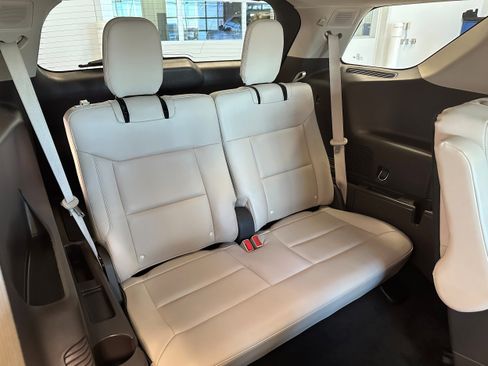 Used 2021 Ford Explorer Platinum w/ Equipment Group 601A image 15