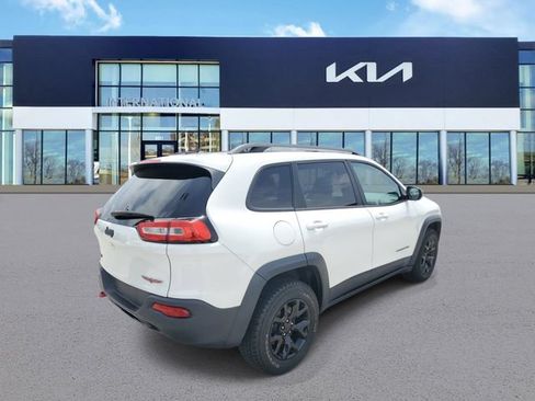 Used 2015 Jeep Cherokee Trailhawk w/ Comfort/Convenience Group AWD/4WD image 4