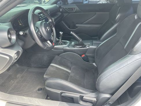 Used 2022 Toyota GR86 Premium w/ ALL Weather Mat Package (TMS) RWD image 9