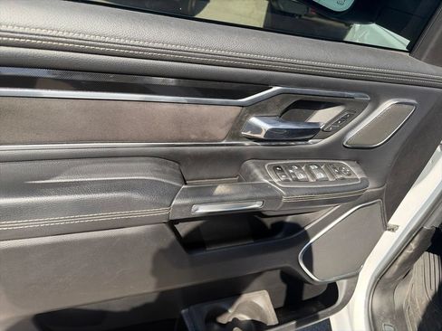 Used 2022 RAM 1500 Laramie AWD/4WD image 17