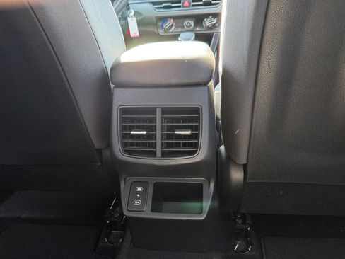 Used 2024 Kia Seltos LX AWD/4WD image 25