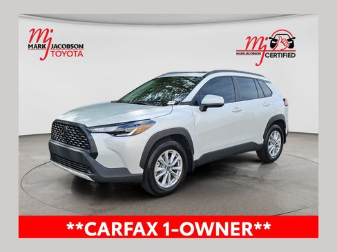Used 2024 Toyota Corolla Cross LE w/ Moonroof Package FWD image 1