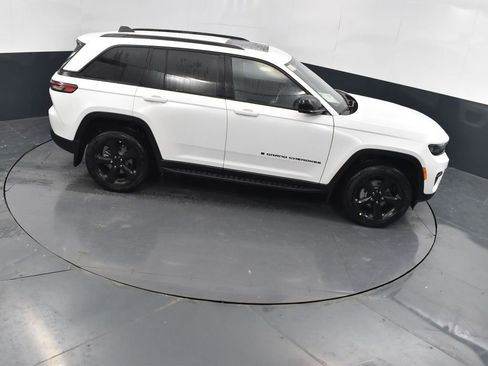 New 2025 Jeep Grand Cherokee Altitude image 37