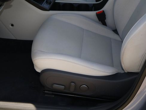 Used 2024 Hyundai Kona SEL FWD image 12