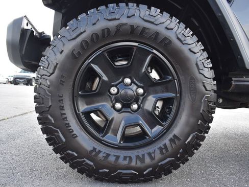 Used 2020 Jeep Gladiator Mojave image 17