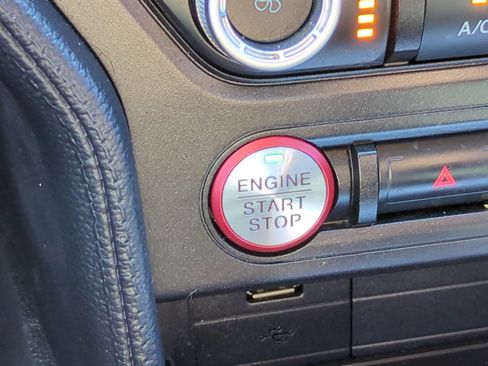 Used 2020 Ford Mustang Coupe RWD image 24