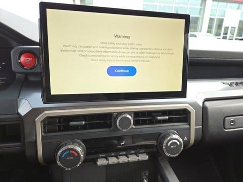 Used 2025 Toyota Tacoma TRD Sport image 2