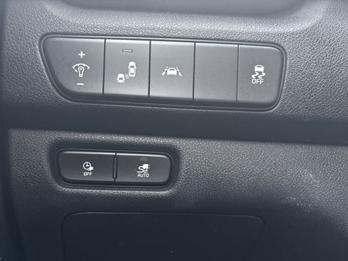 Used 2022 Kia Niro EX w/ Cold Weather Package image 38