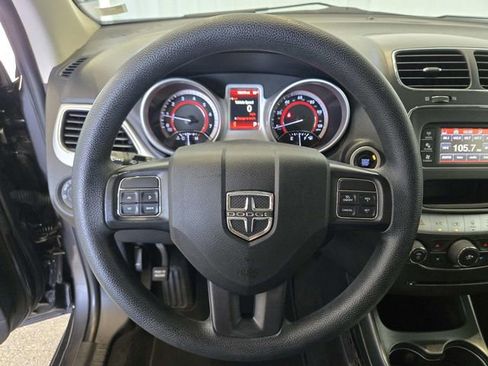 Used 2019 Dodge Journey SE image 17